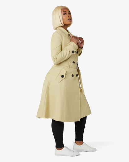 Doppelreihiger Trenchcoat mit Gürtel