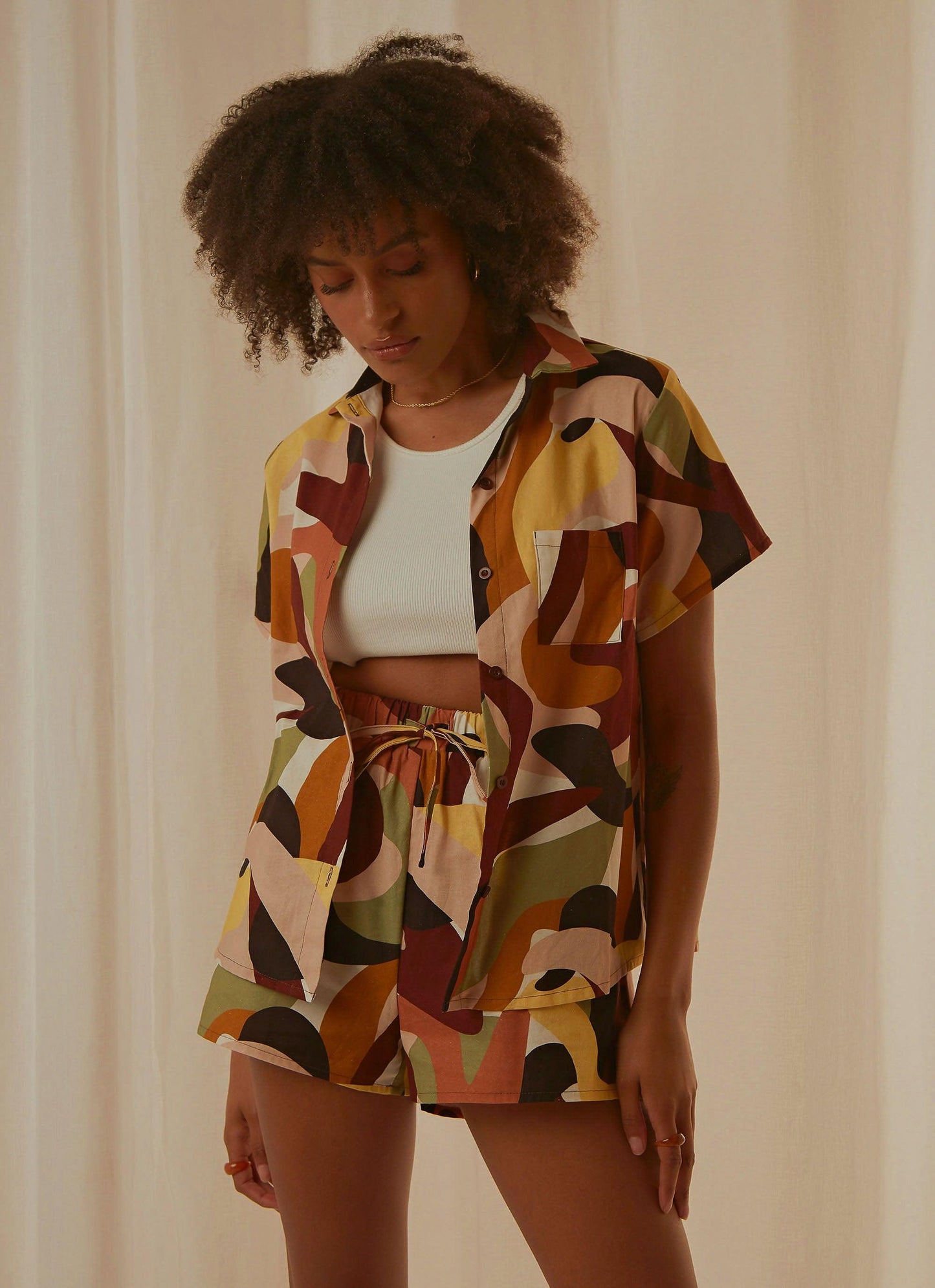 Kurzärmeliges Hemd mit Knopfleiste