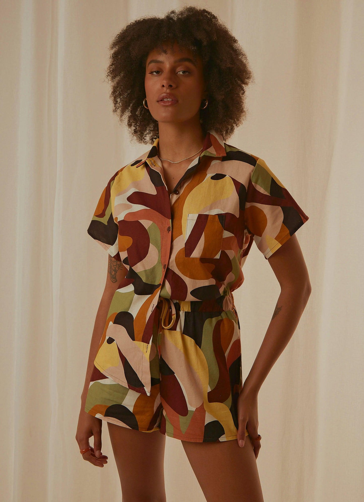 Kurzärmeliges Hemd mit Knopfleiste