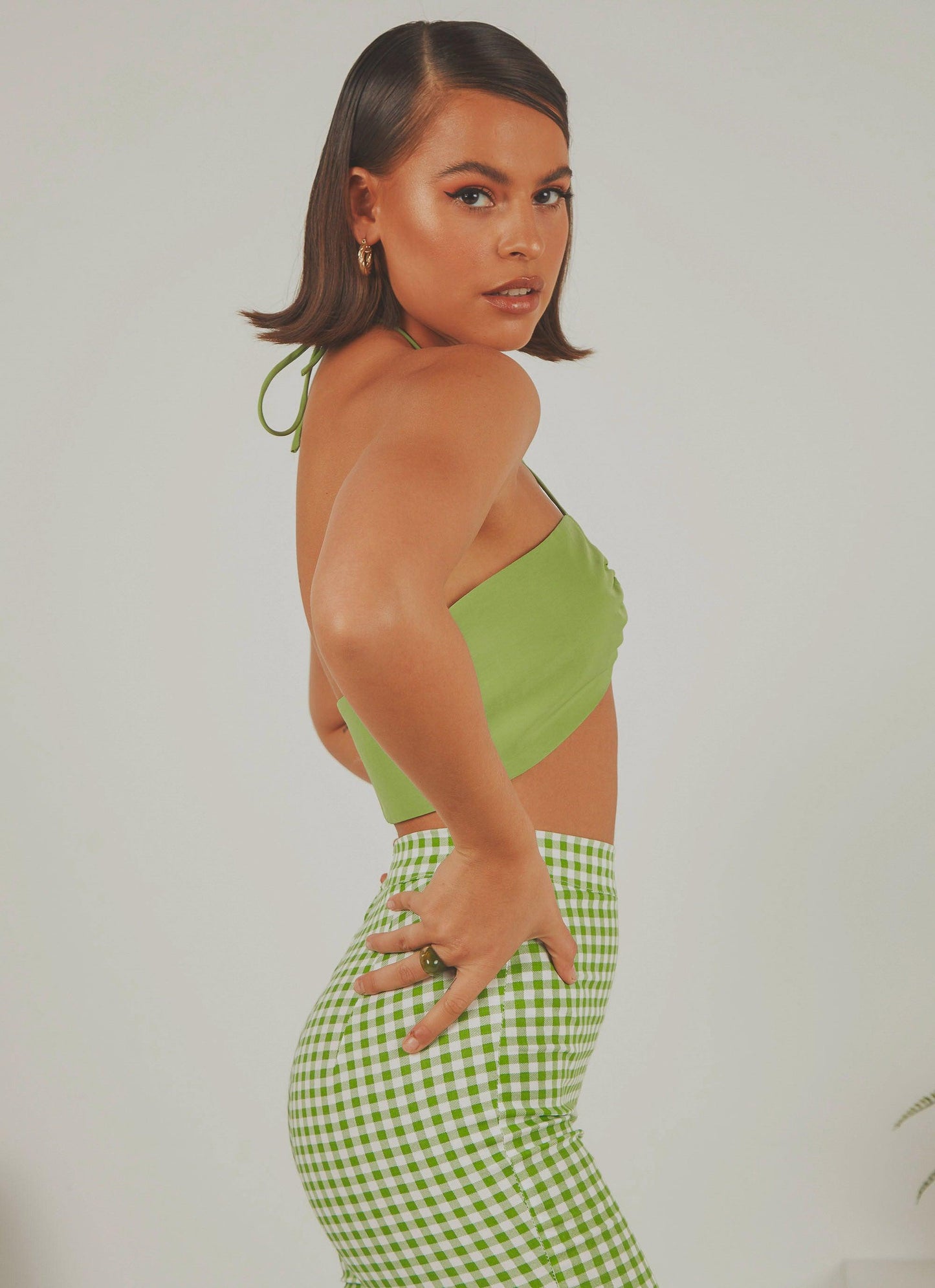 Ärmelloses Crop-Top mit Neckholder